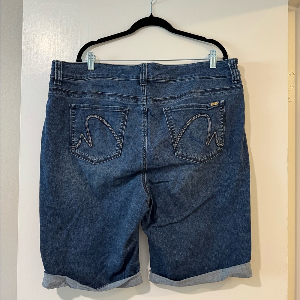 Melissa McCarthy Seven jeans Classic mid length Blue Denim Women's Shorts sz 20w - Picture 2 of 4